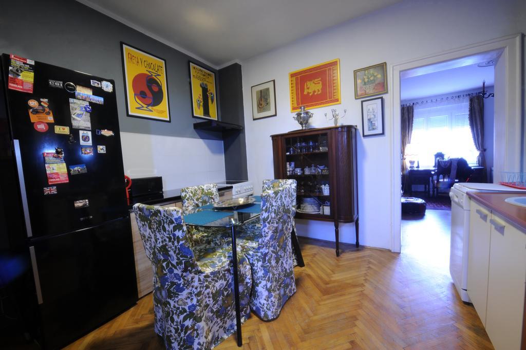 Dordegol 99 Muses Apartments מראה חיצוני תמונה