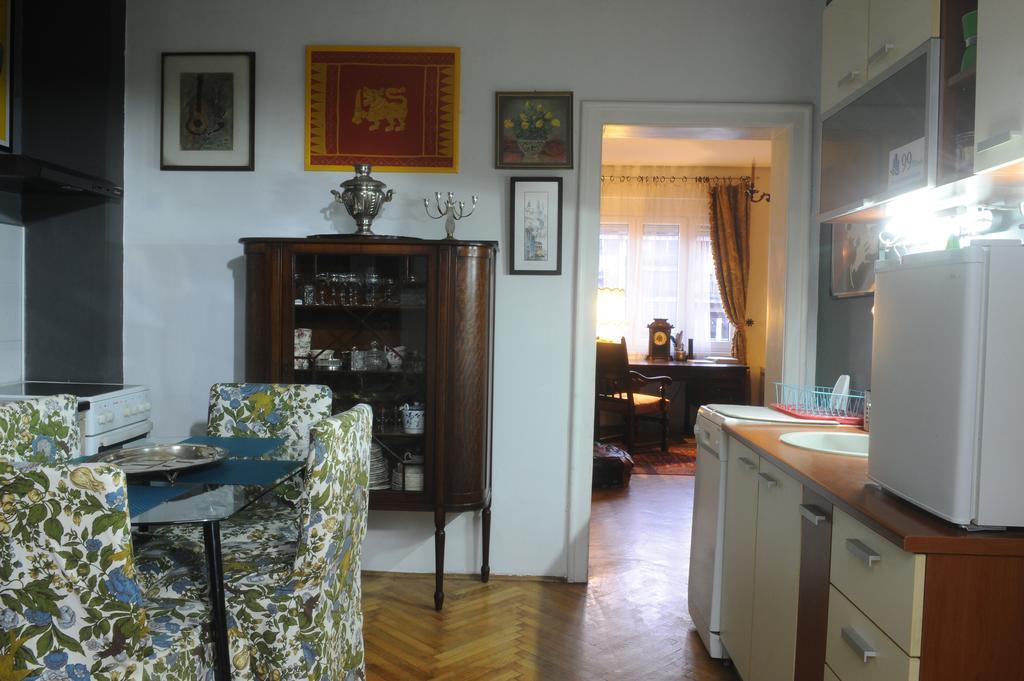 Dordegol 99 Muses Apartments מראה חיצוני תמונה