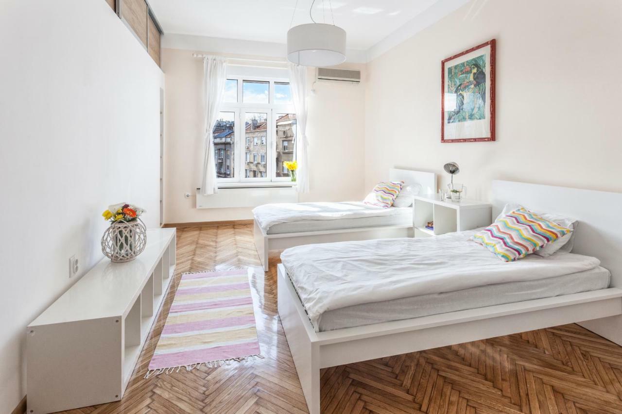 Dordegol 99 Muses Apartments מראה חיצוני תמונה