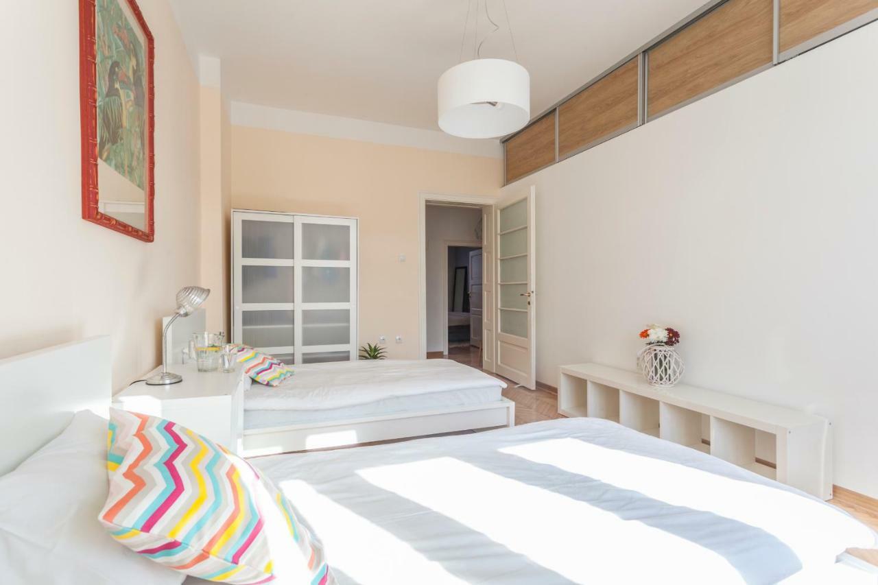 Dordegol 99 Muses Apartments מראה חיצוני תמונה